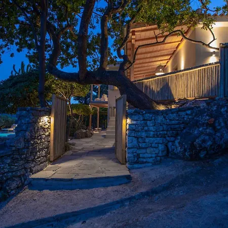 Islets Nydri (Lefkada)